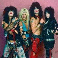 motleycruemerch