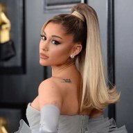 arianagrandemerch