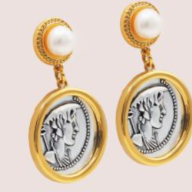 PearlDropEarrings